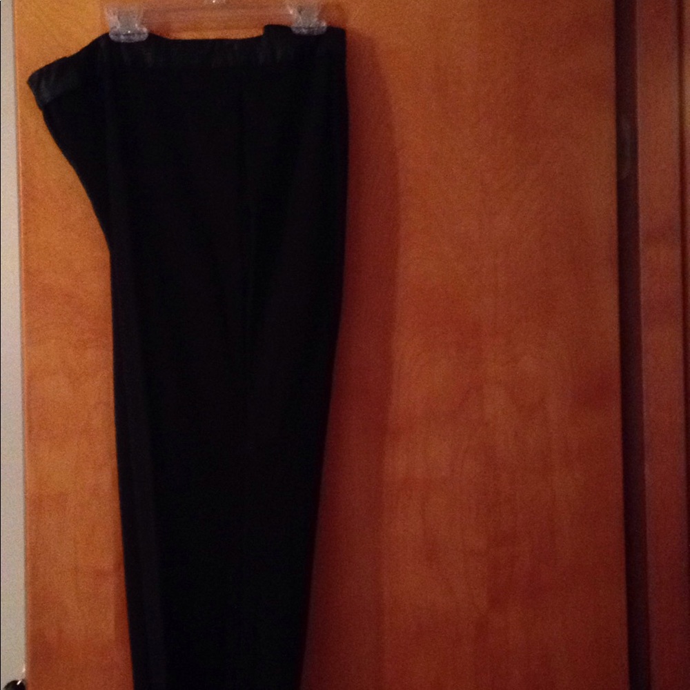 Women's black skinny pants.